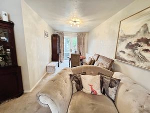 Lounge/Dining- click for photo gallery